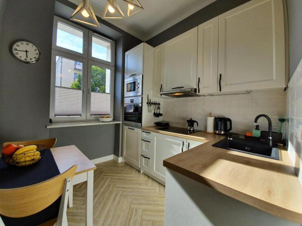 Apartament Dworcowa 100 M Do Pkp Kolobrzeg Exterior photo